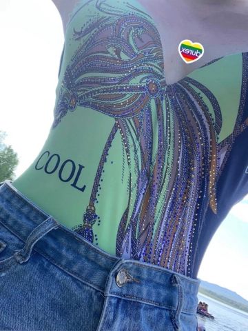 Эмма Длинноногая Блондинка